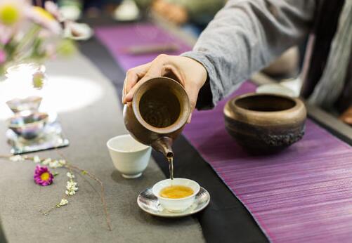 喝茶静心，感悟人生